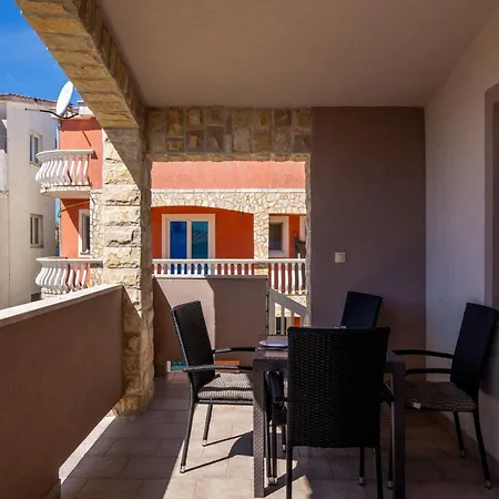 Josipovic 1 By Interhome Vir